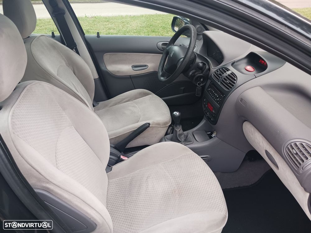 Peugeot 206 1.1 Black & Silver - 33