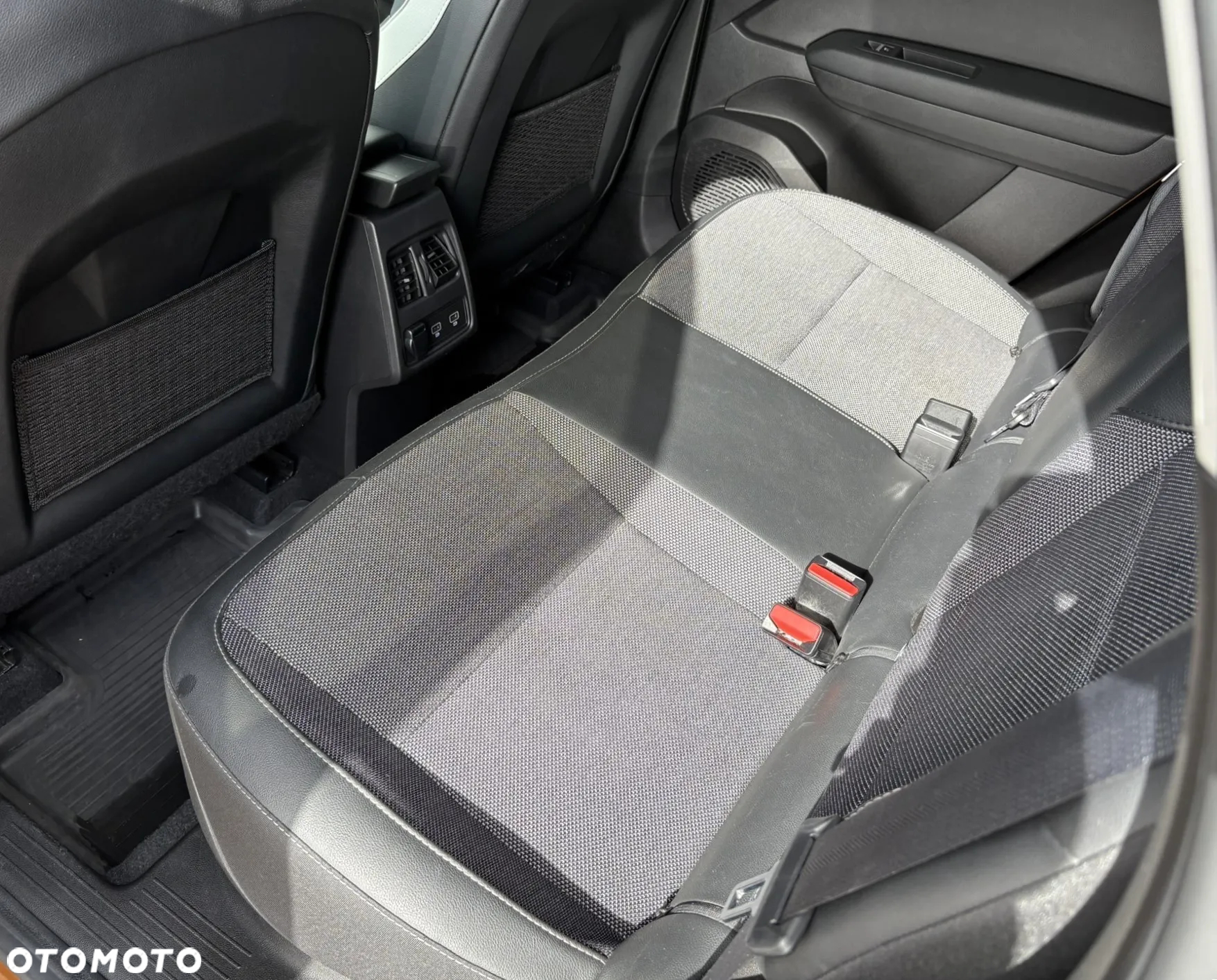 Renault Captur 1.6 E-TECH Full Hybrid 145 Intens - 23