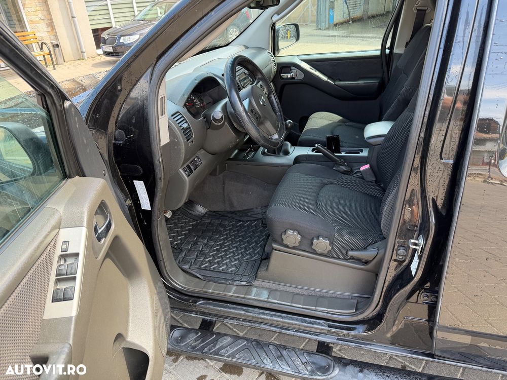 Nissan Navara 2.5 dCi DPF 4X4 Double Cab SE - 10