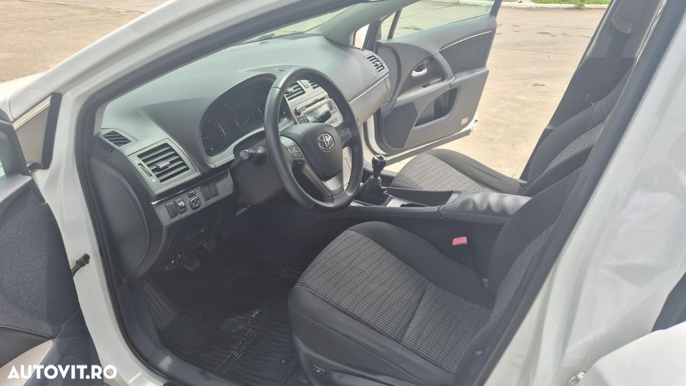 Toyota Avensis 2.0 D-4D Executive - 12