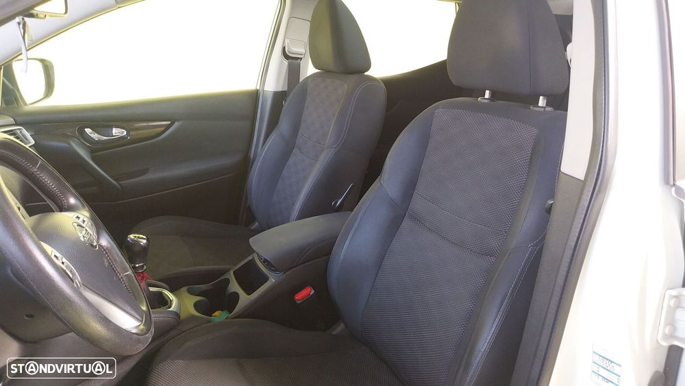 Nissan Qashqai 1.5 dCi N-Connecta 18 - 12