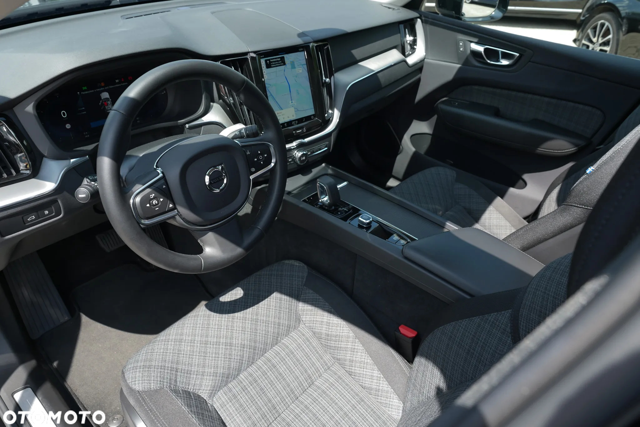 Volvo XC 60 T6 Plug-In Hybrid AWD Inscription - 18
