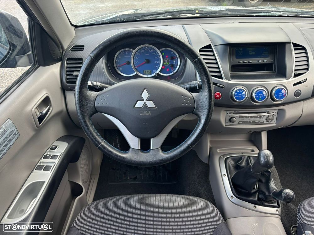 Mitsubishi L200 2.5 DI-D CD Intense AC/JLL - 20