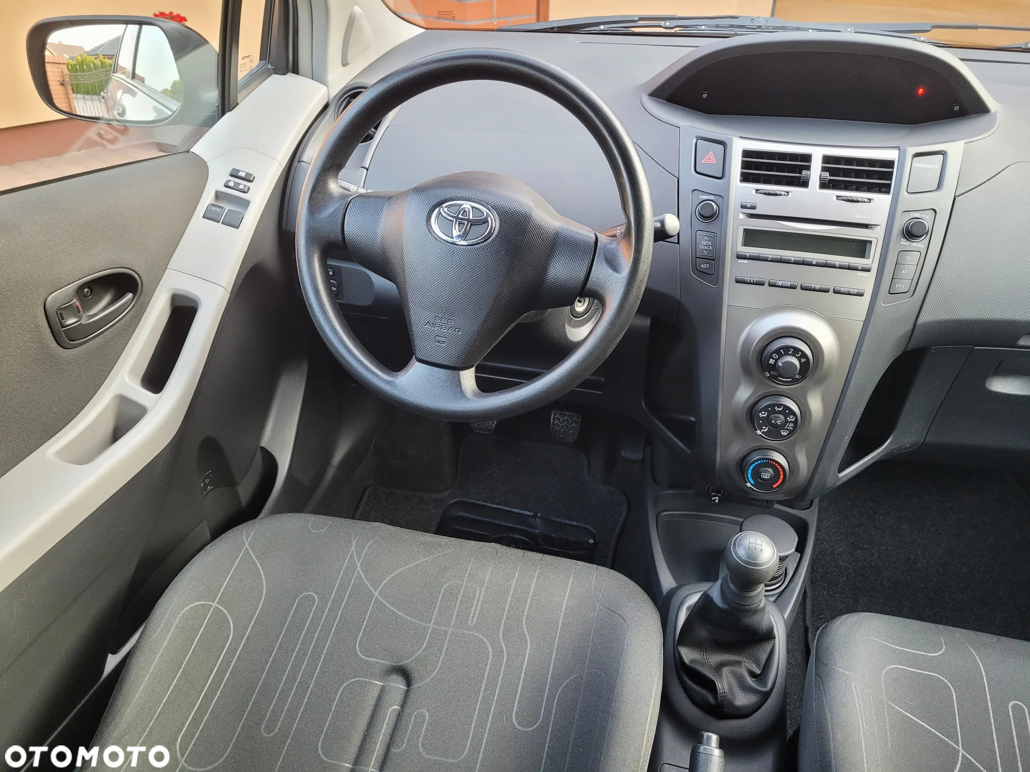 Toyota Yaris 1.0 Luna - 10