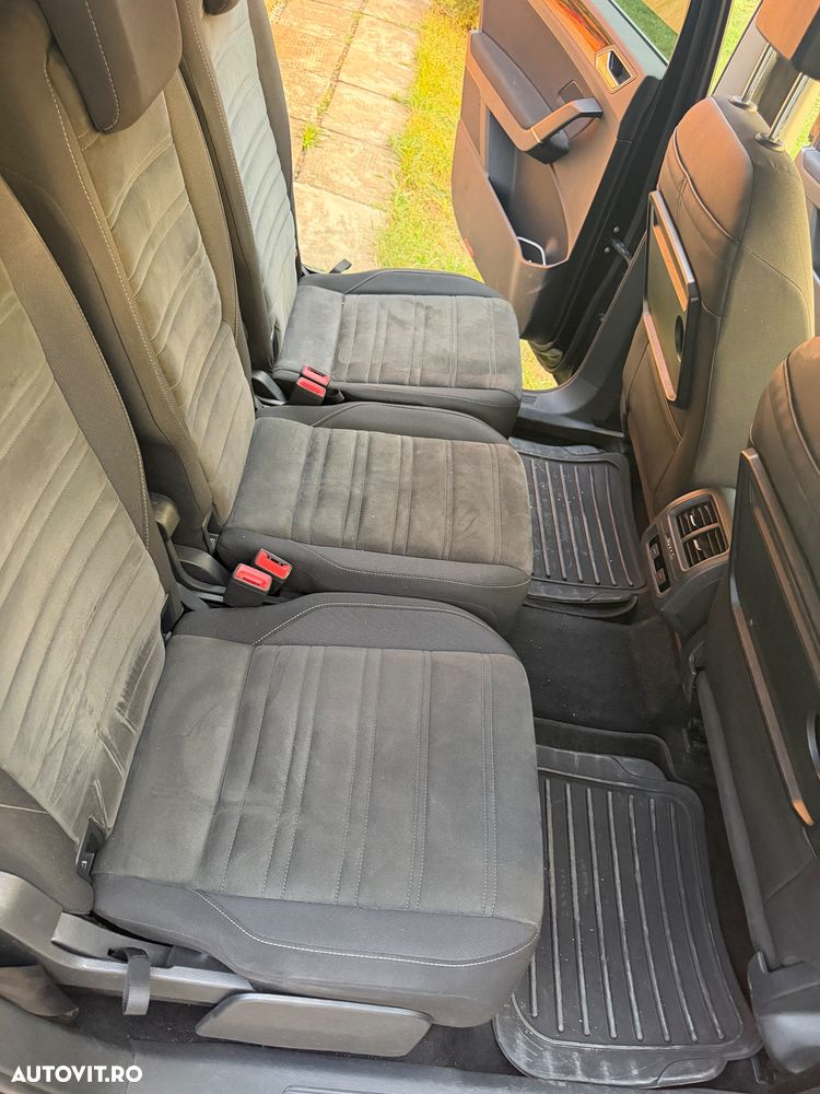Volkswagen Touran 2.0 TDI SCR Highline - 9