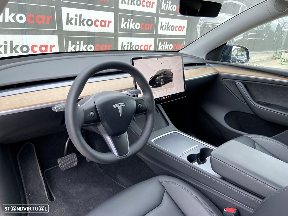 Tesla Model Y Long Range Dual Motor AWD - 14