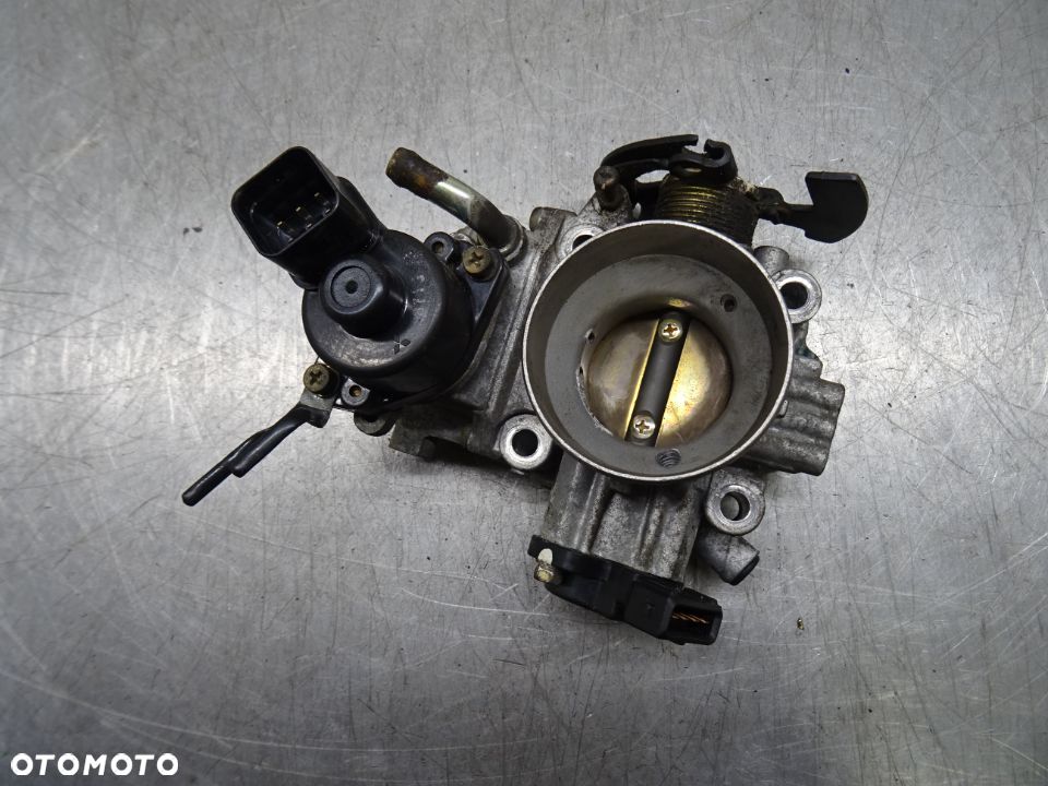 MITSUBISHI COLT V 3D 1.3B PRZEPUSTNICA - 1