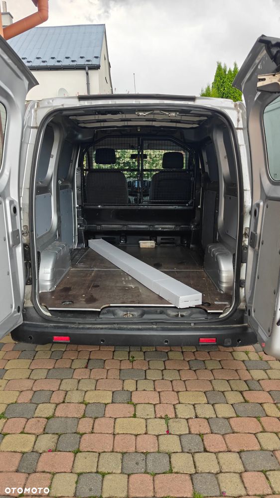 Nissan NV200 - 10