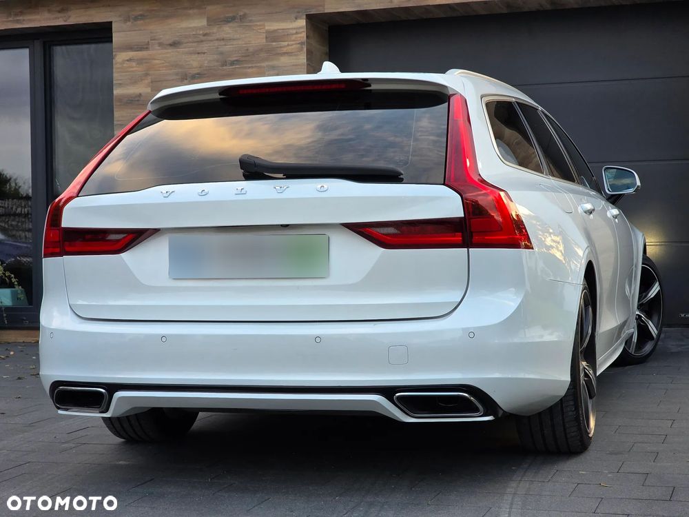 Volvo V90 D5 SCR AWD R-Design - 24