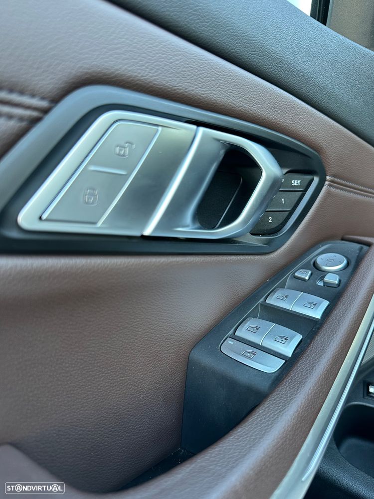 BMW 330 e Aut. Sport Line - 35