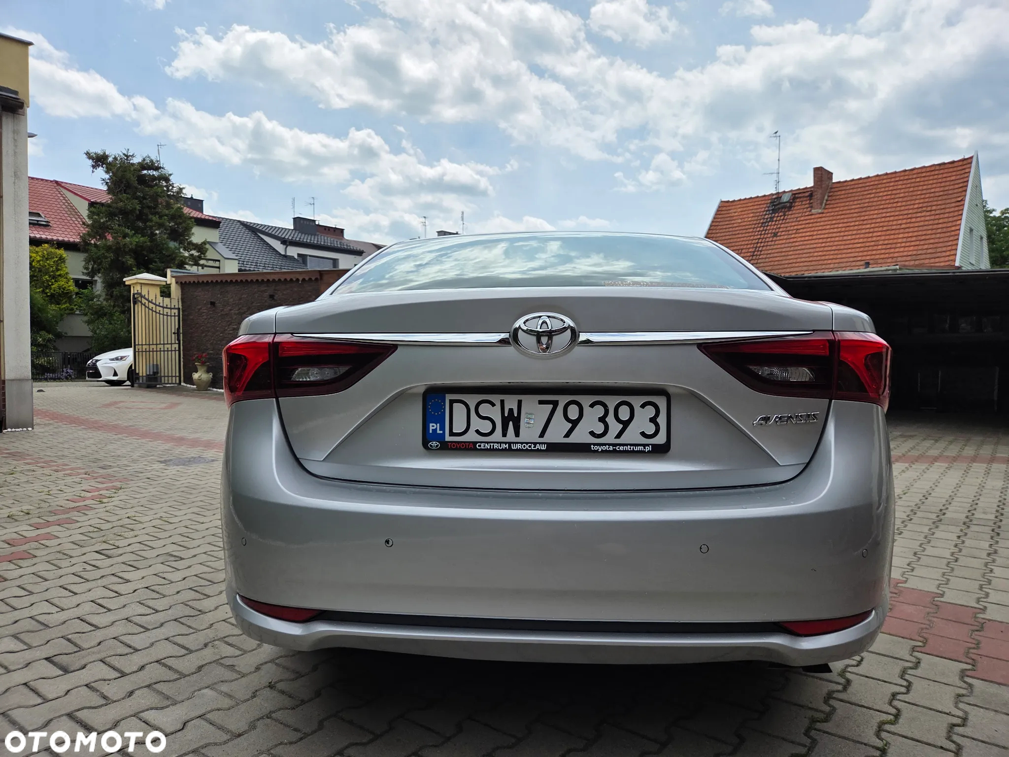 Toyota Avensis 1.8 Active - 12