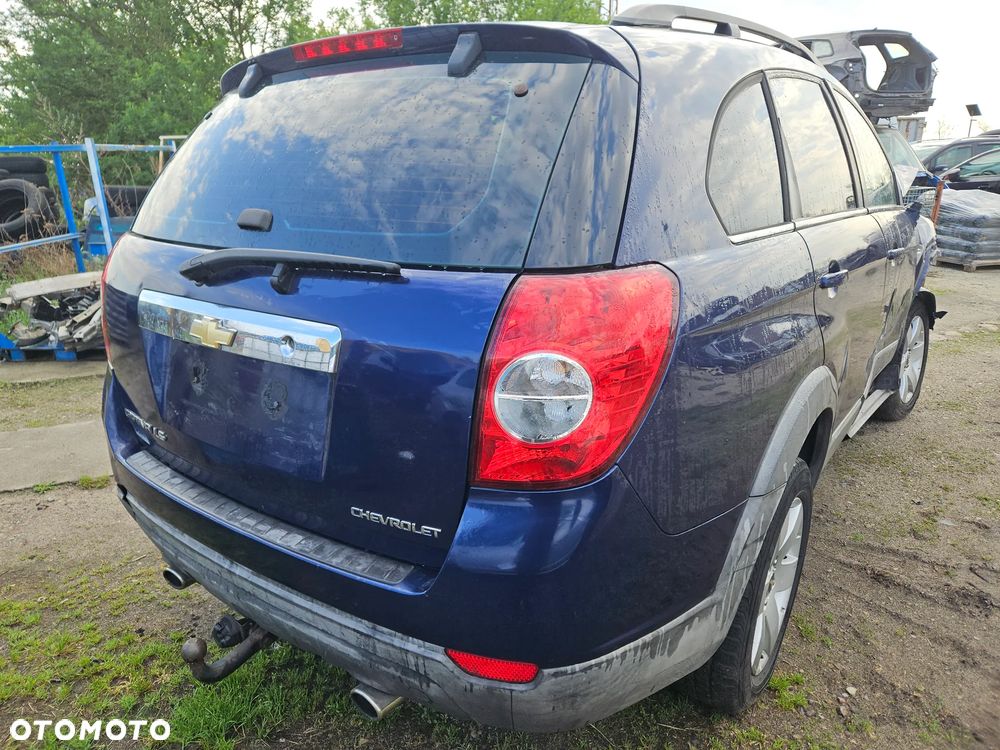 Chevrolet Captiva C100 2,4 benzyna 100kW 136KM 2007r lak. 47U skóry hak - 3