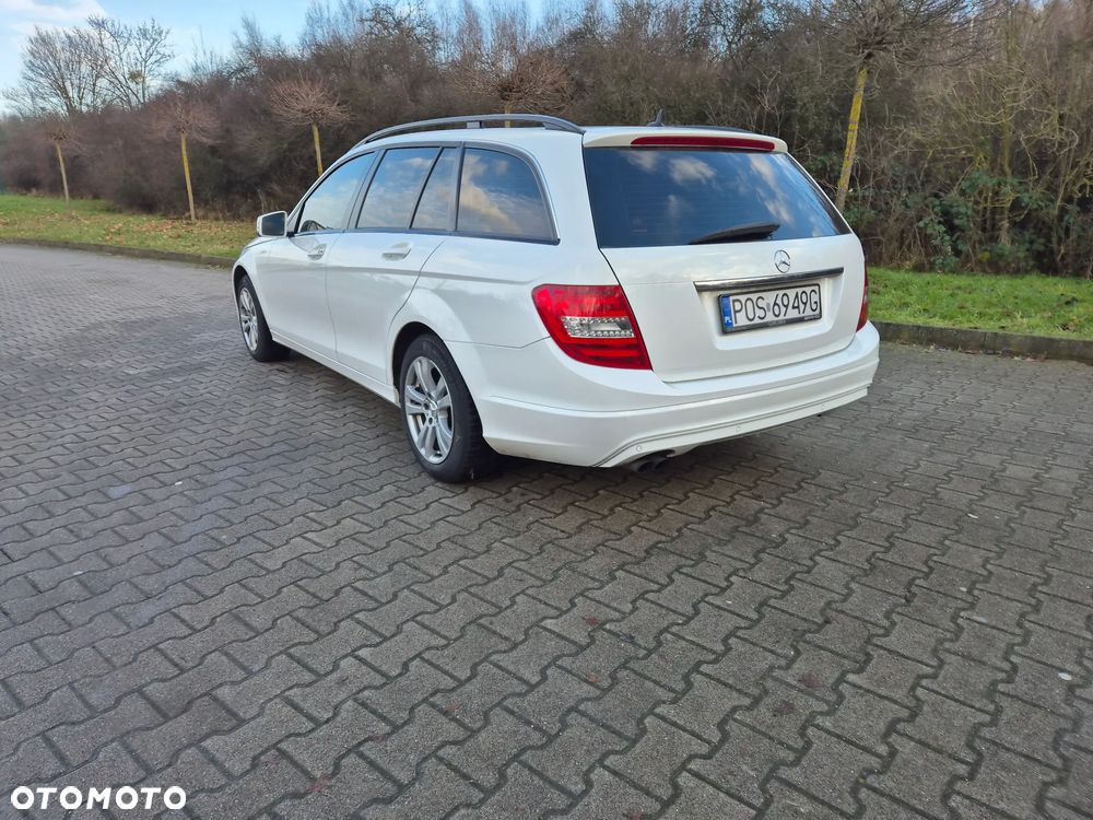 Mercedes-Benz C-Class 2012 photo 4