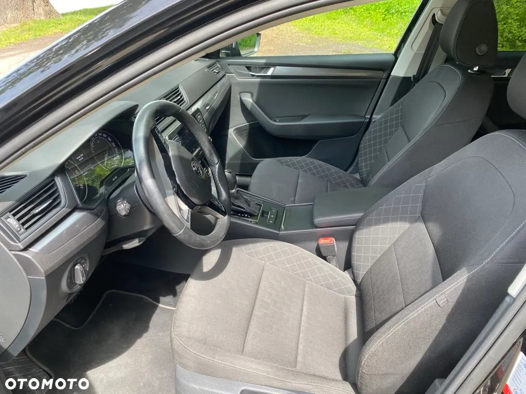 Skoda Superb 2.0 TDI Active DSG - 17