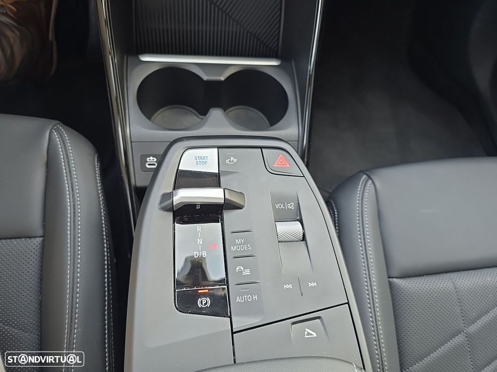 BMW iX2 eDrive20 - 27
