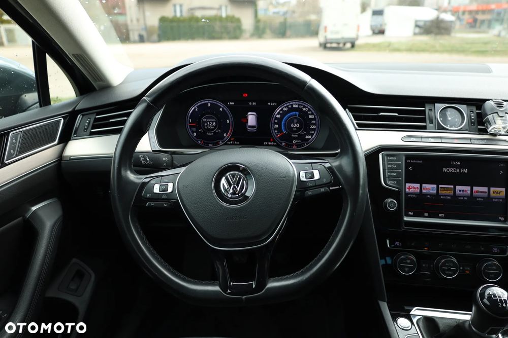Volkswagen Passat 2.0 TDI BMT Highline - 9
