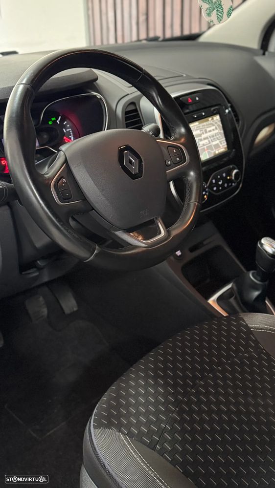 Renault Captur 0.9 TCE Exclusive XMOD - 11