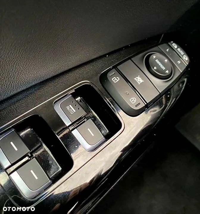 Kia Sportage 1.6 GDI Business Line M 2WD - 24