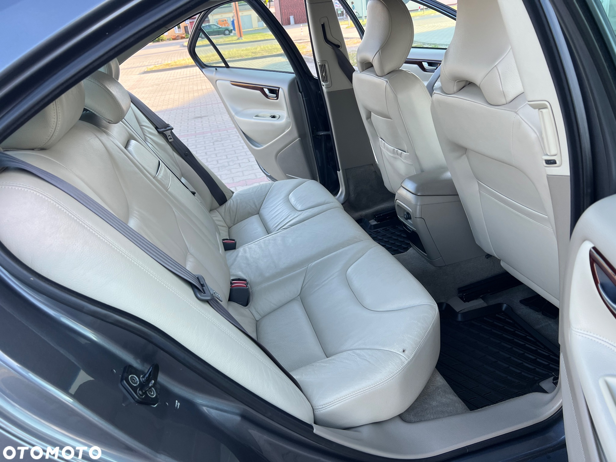 Volvo S60 2.4D - 26
