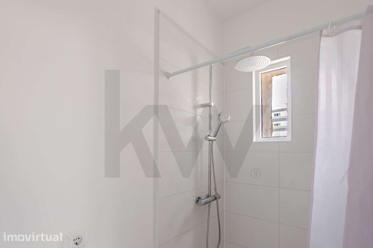Prédio composto por 4 apartamentos T2, em Costa Cabral - Grande imagem: 5/32