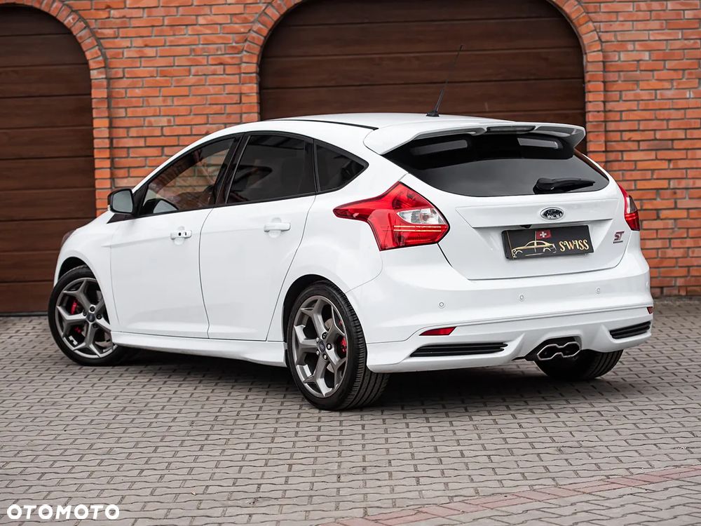 Ford Focus 2.0 EcoBoost ST - 9