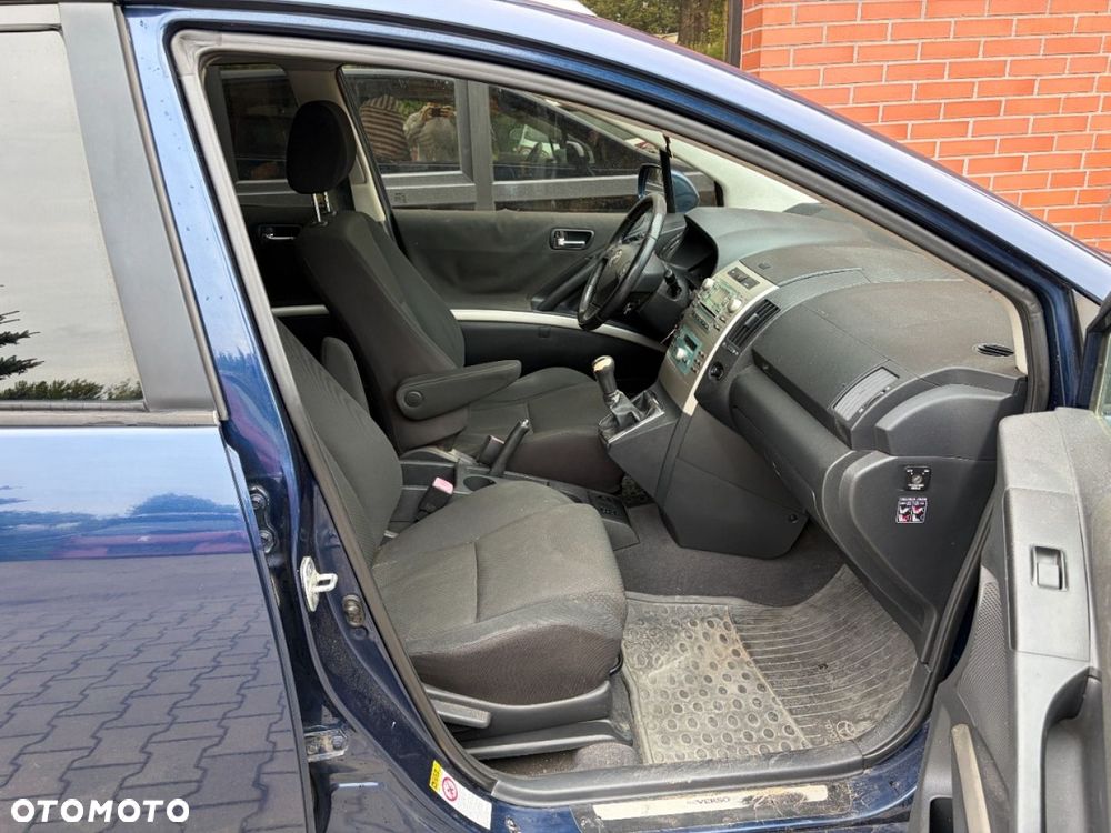 Toyota Corolla Verso 2.2 D-4D Executive - 11