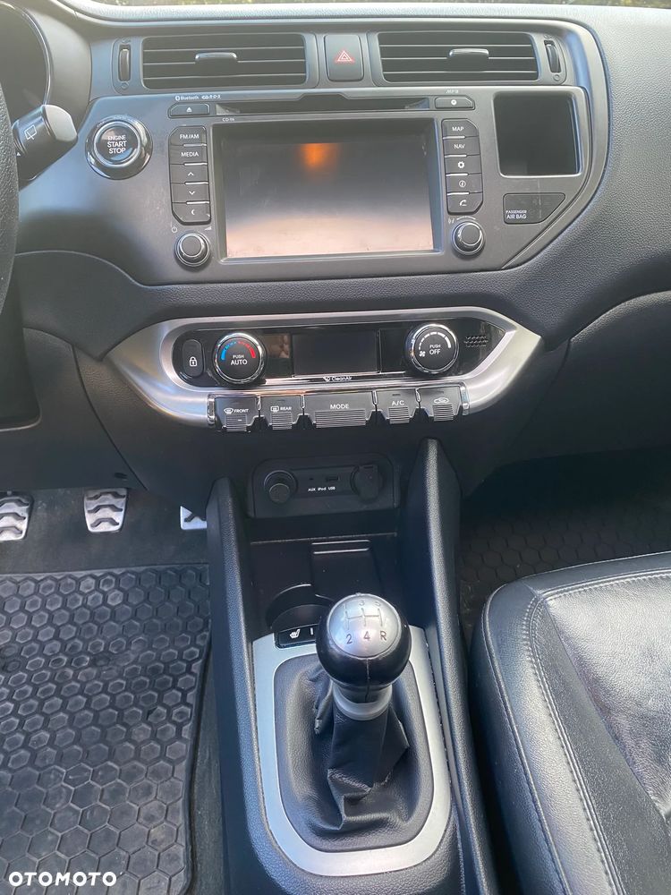 Kia Rio 1.2 Dream Team Edition - 25