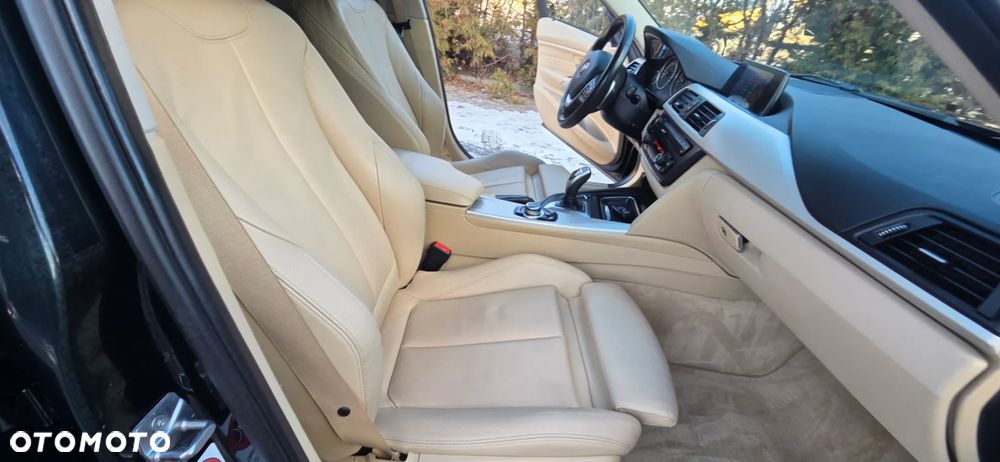 BMW Seria 3 325d Sport-Aut Luxury Line - 34