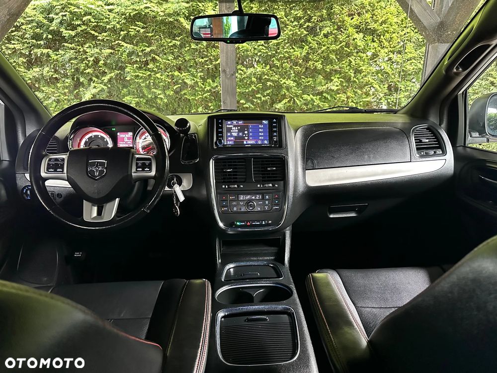 Dodge Grand Caravan 3.6 R/T - 7