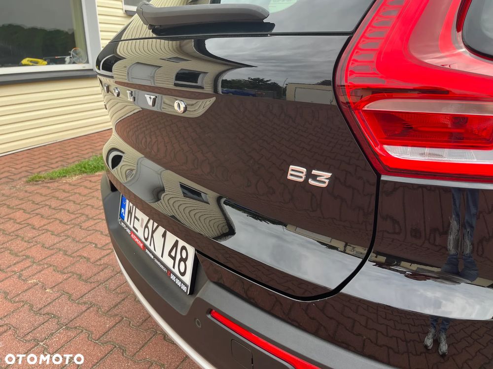 Volvo XC 40 B3 Essential - 32