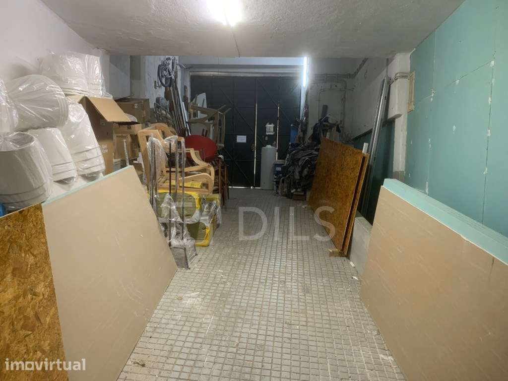 Armazém com 194 m2 em Campo de Ourique com rendimento - Grande imagem: 3/20