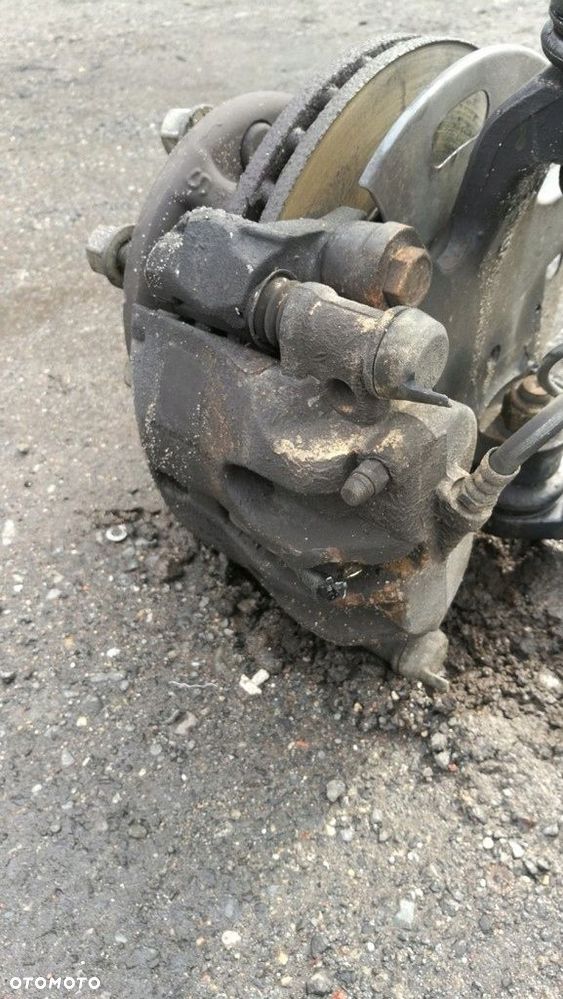 zacisk lewy przód bliźniak iveco 35c 50c 17r 14+ - 2