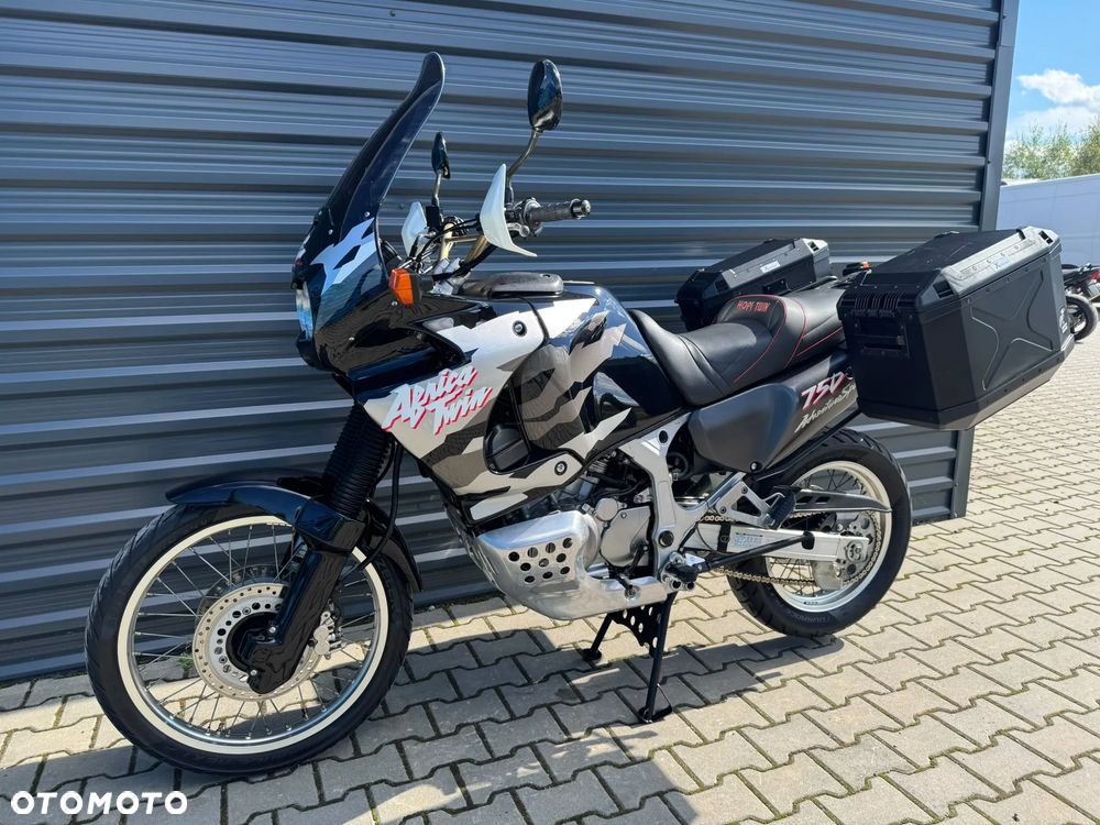 Honda XRV - 4