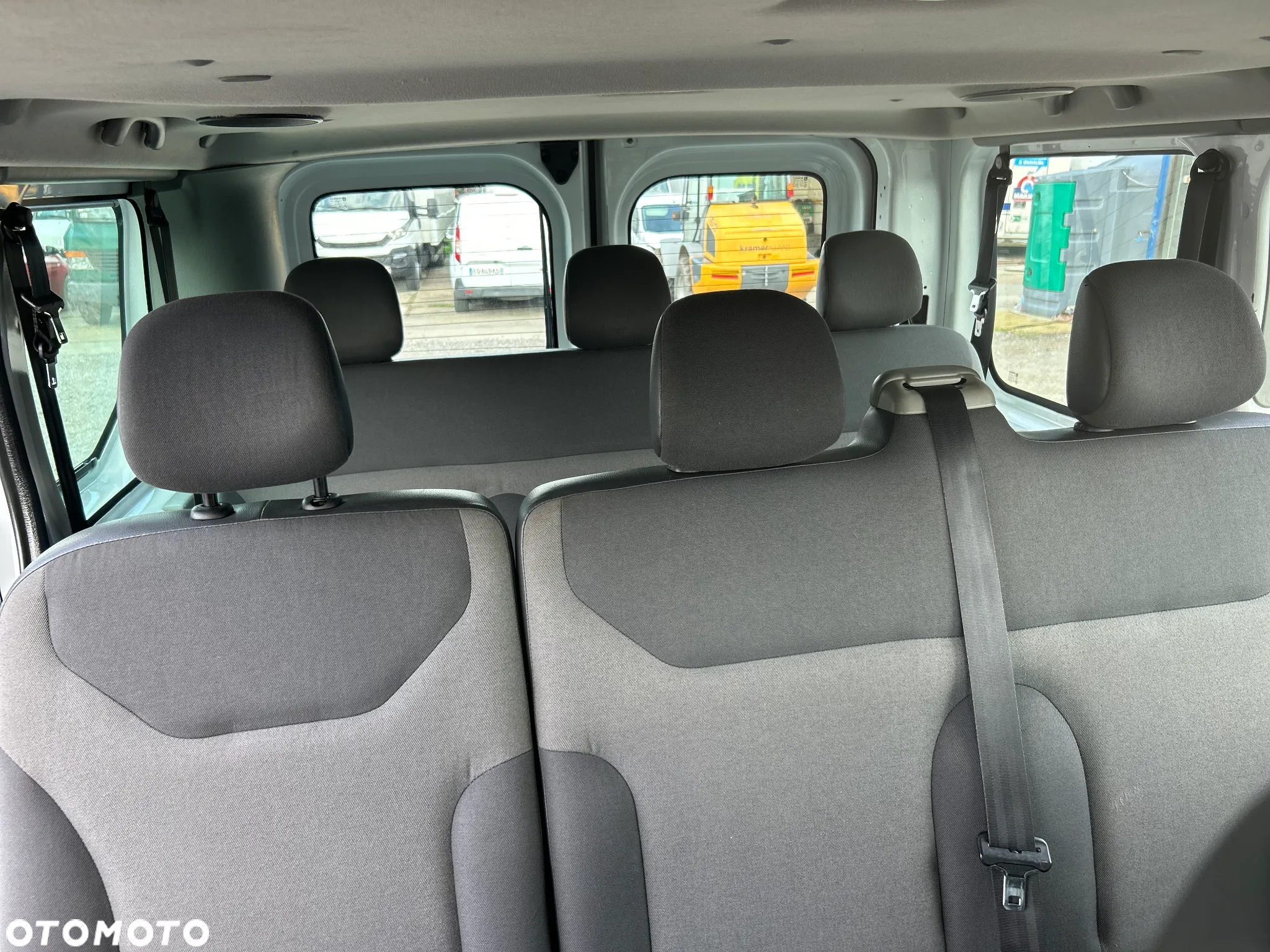 Renault Trafic Passenger Cena Brutto - 14