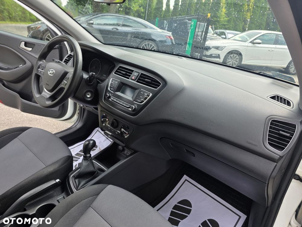 Hyundai i20 1.2 Comfort - 20