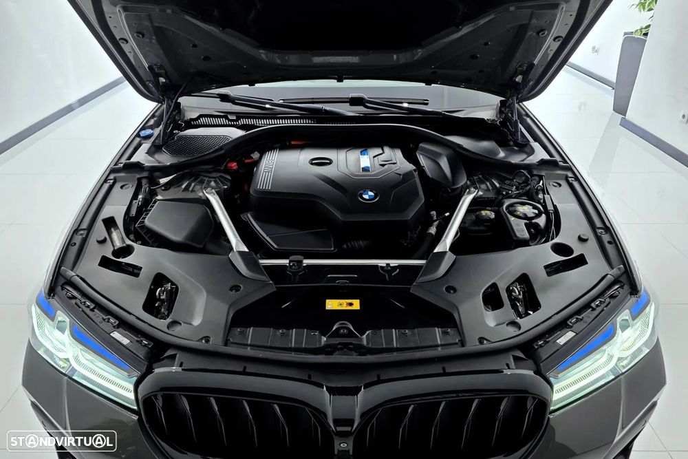 BMW 530 e Pack Desportivo M - 54