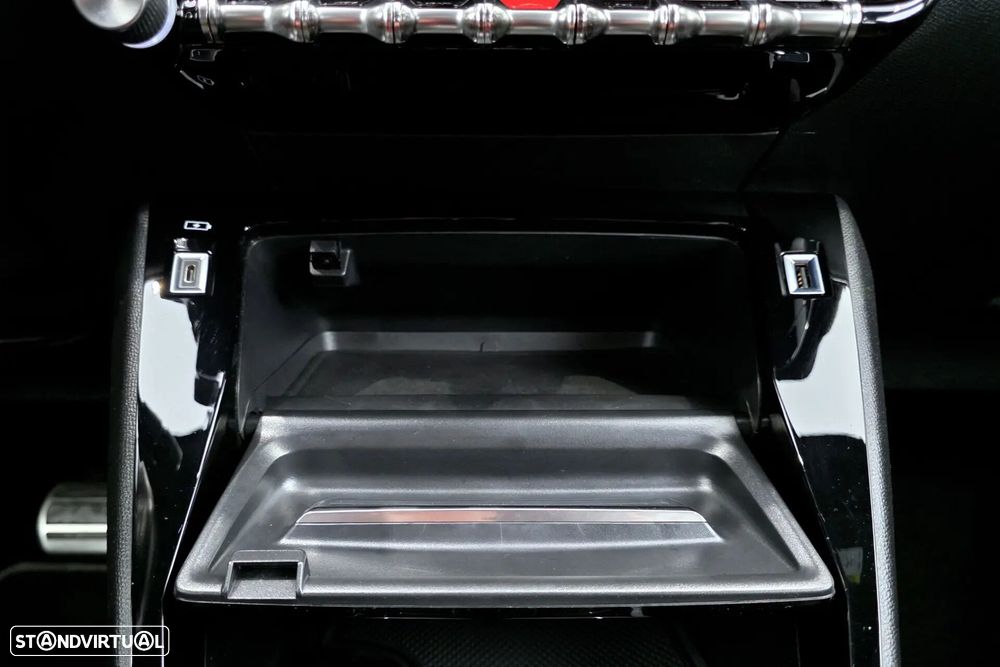 Peugeot 2008 1.2 PureTech GT Line EAT8 - 22