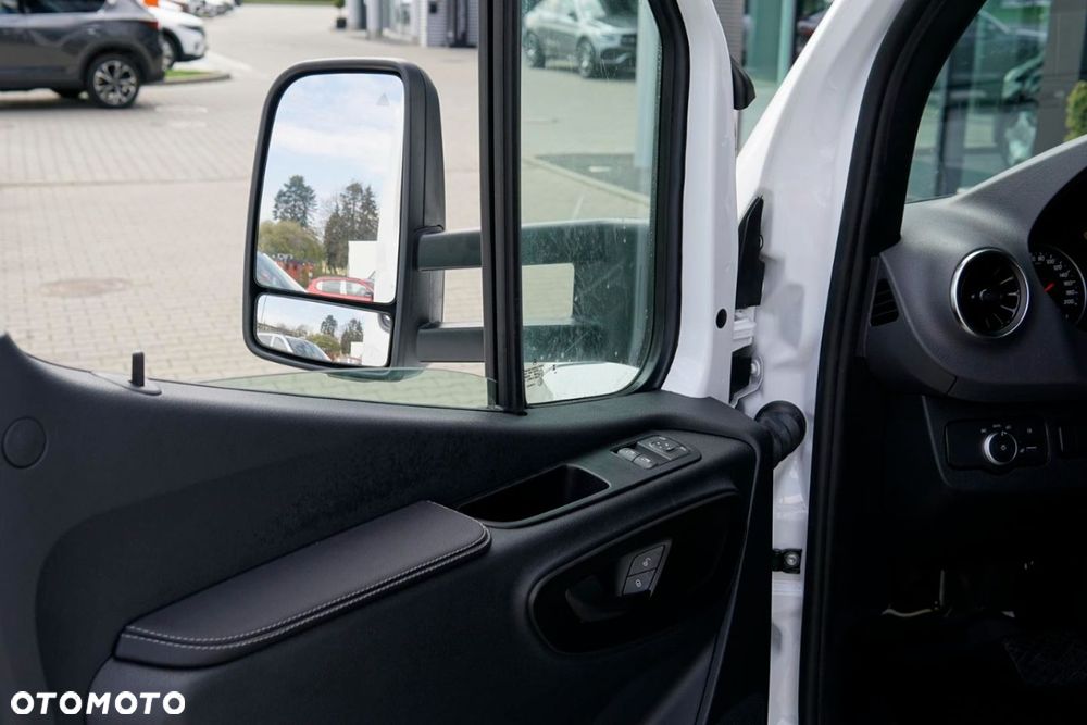 Mercedes-Benz Sprinter - 23