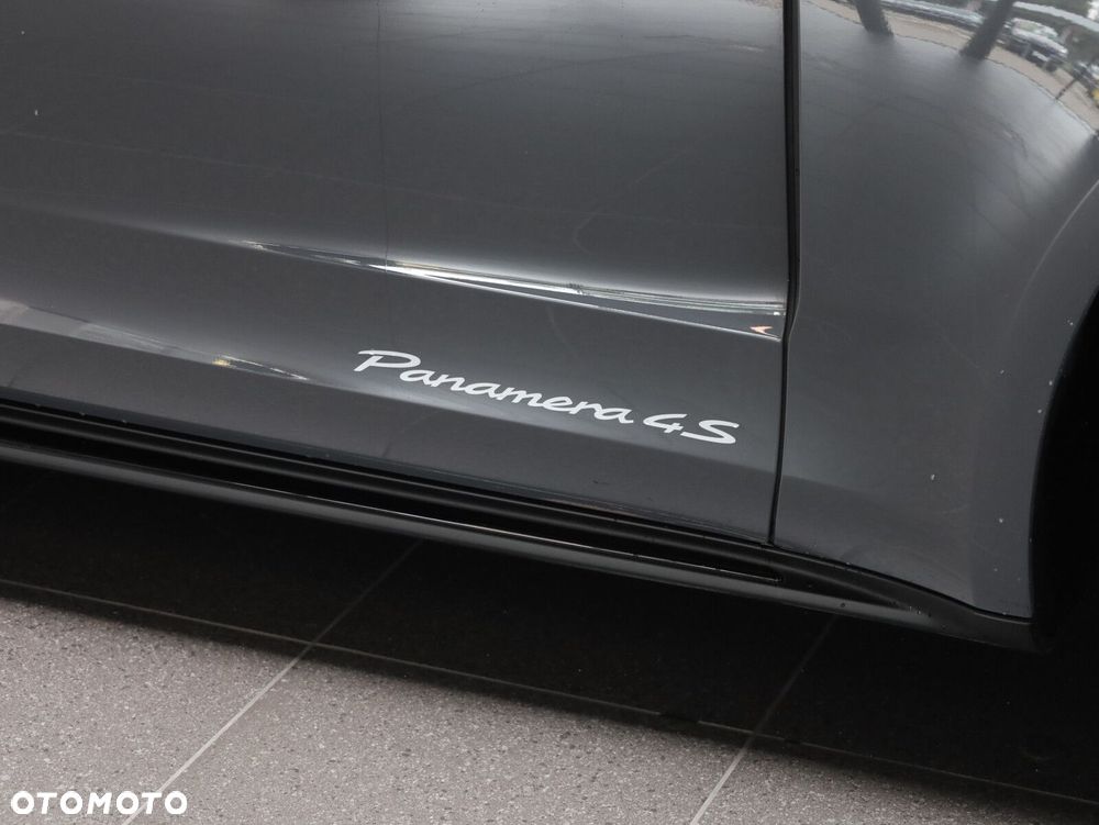 Porsche Panamera - 30