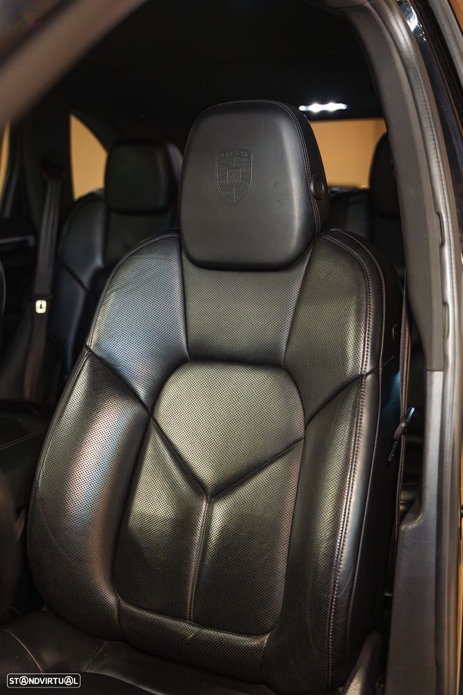 Porsche Cayenne Platinum Edition - 11