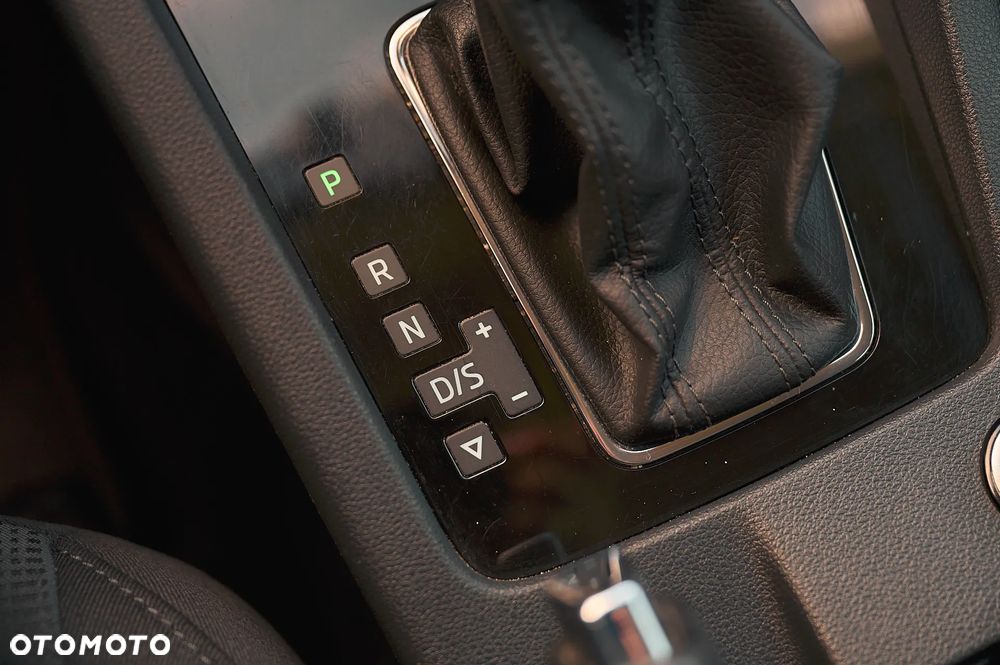 Skoda Octavia 1.6 TDI DSG Ambition - 24