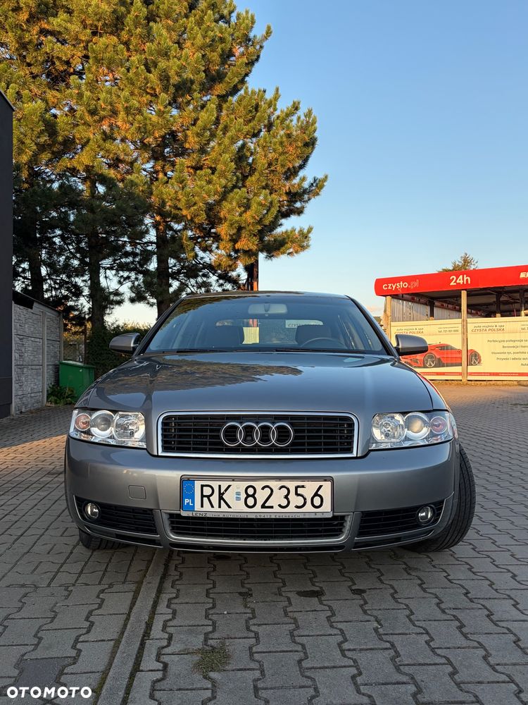 Audi A4 Limousine - 5