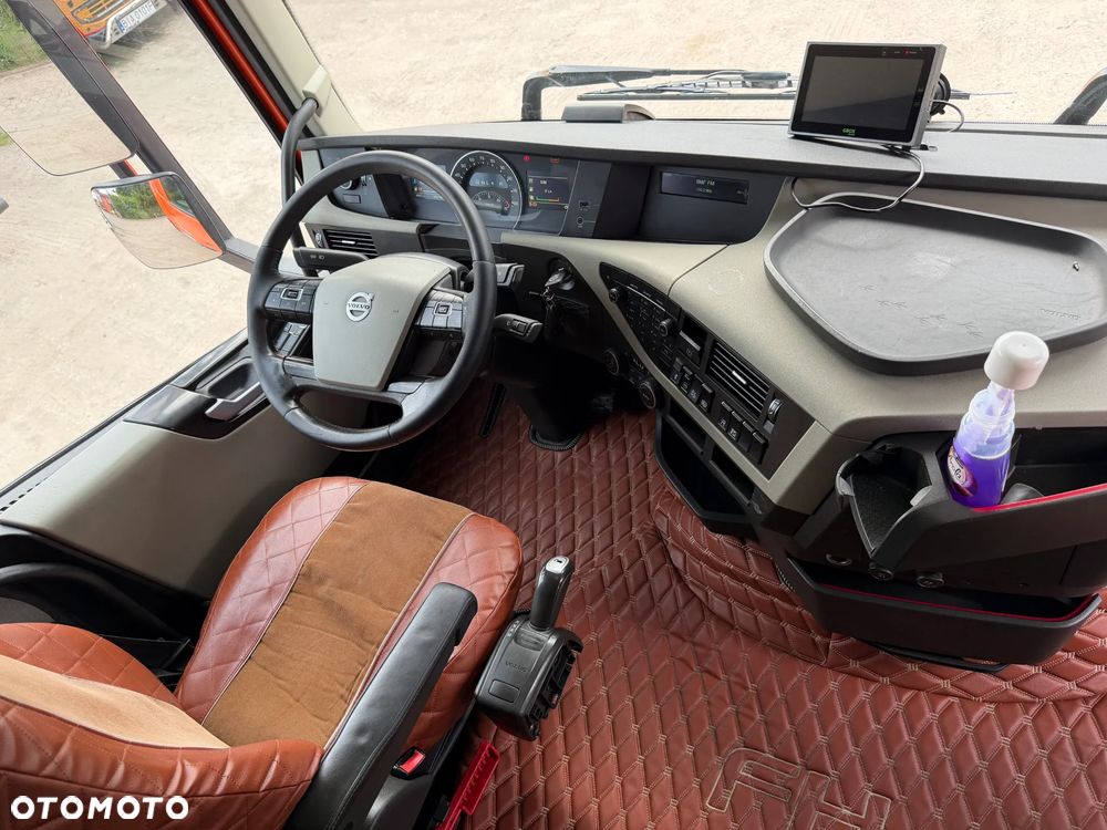 Volvo FH 500 / 3 SZTUKI / HYDRAULIKA + 2 ZBIORNIKI PALIWOWE / GLOBETROTTER / EURO 6 / LODÓWKA / DŁUGA RAMA / DOSTĘPNE 3 SZTUKI !! - 39