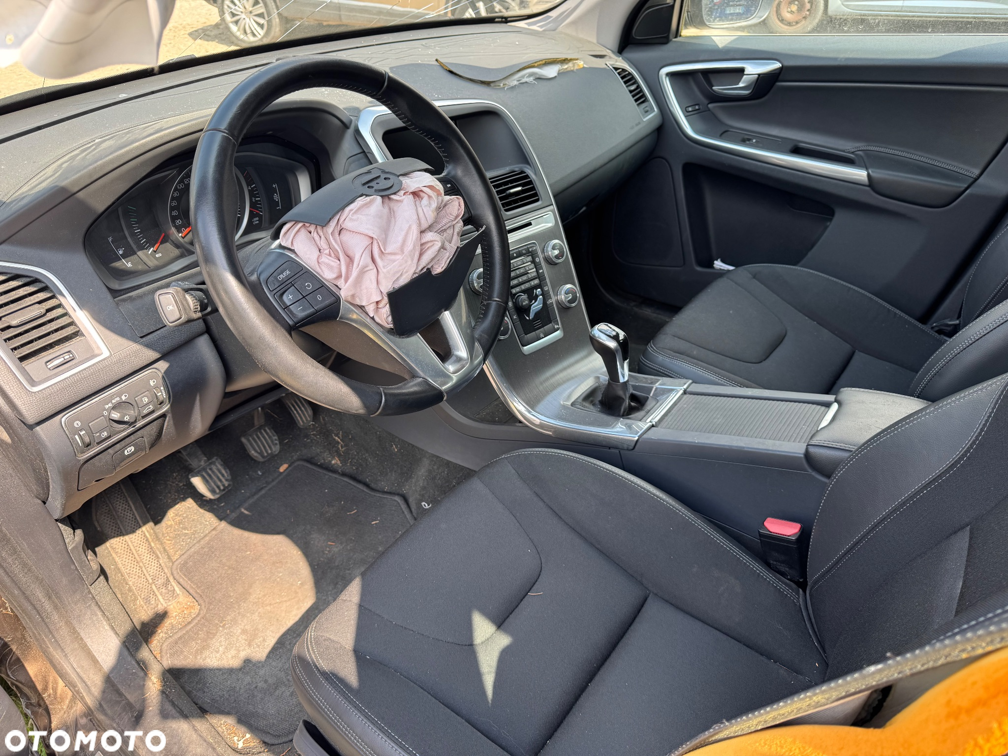 Volvo XC 60 D3 Drive-E Momentum - 16