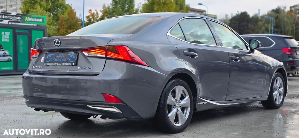 Lexus Seria IS 300h Executive Plus - 4