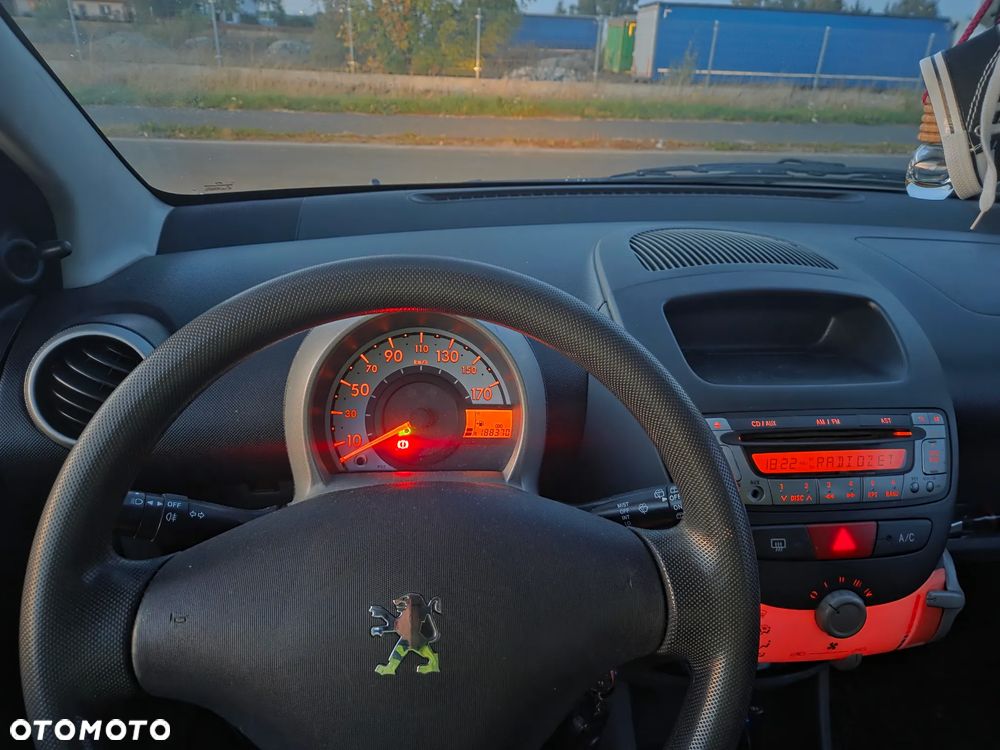 Peugeot 107 2006 photo 3