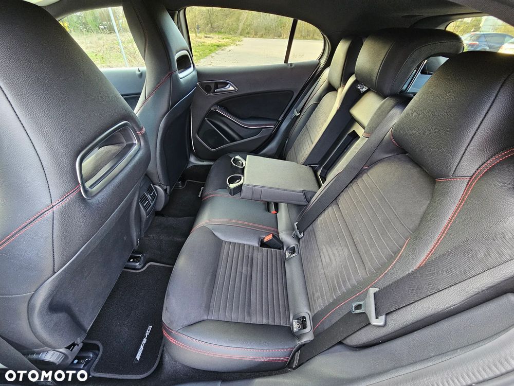 Mercedes-Benz GLA 200 7G-DCT AMG Line - 35