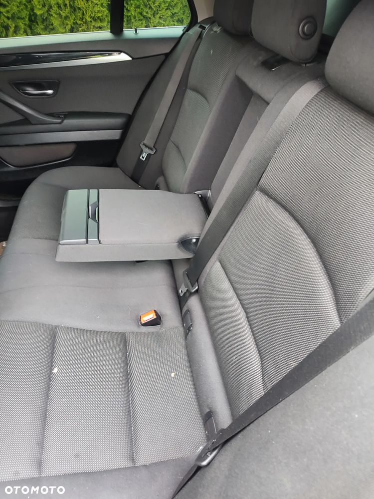 BMW Seria 5 520d Efficient Dynamics - 30