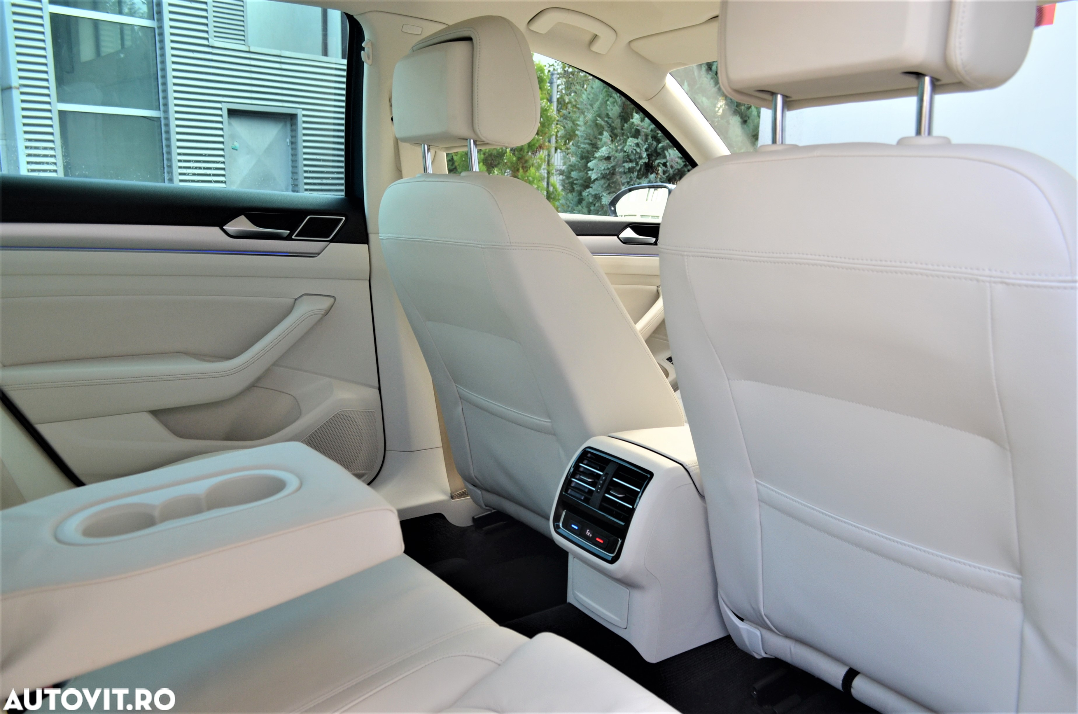 Volkswagen Passat - 11