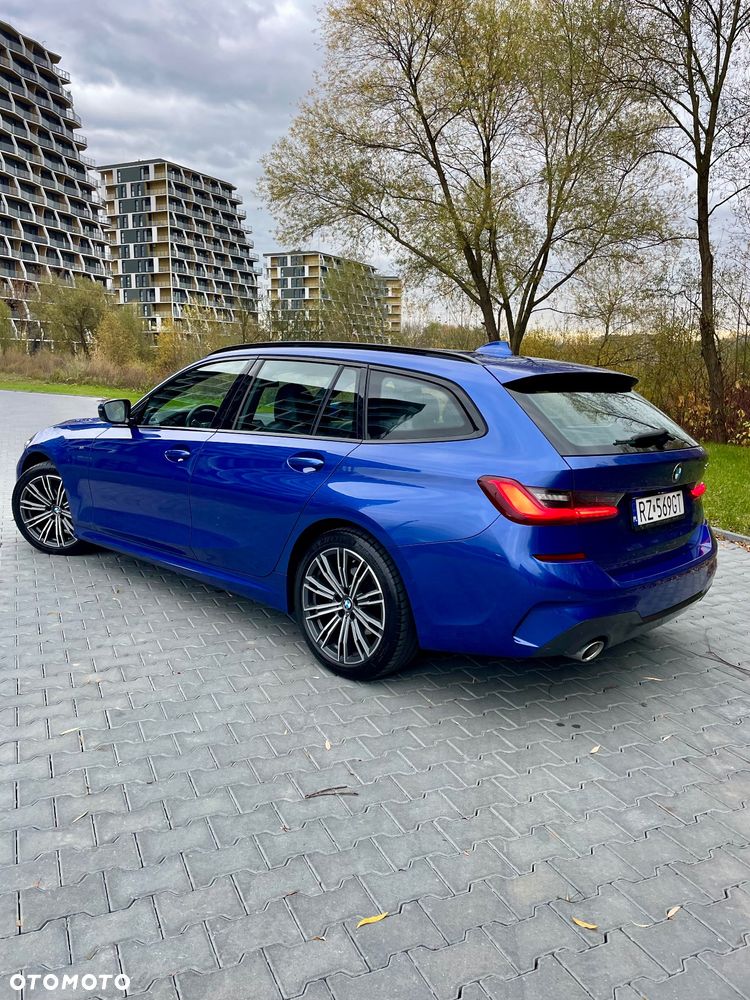 BMW Seria 3 320d M Sport - 12